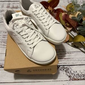 NWT | Groundies Women's White Barefoot Sneakers | Womens 9, EU 40.5
